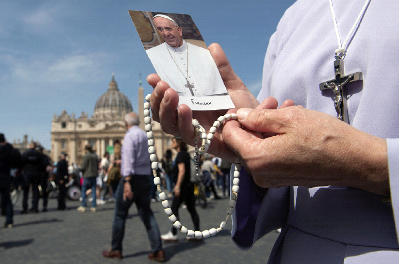 Finalement 3 jours de deuil national pour le Pape François