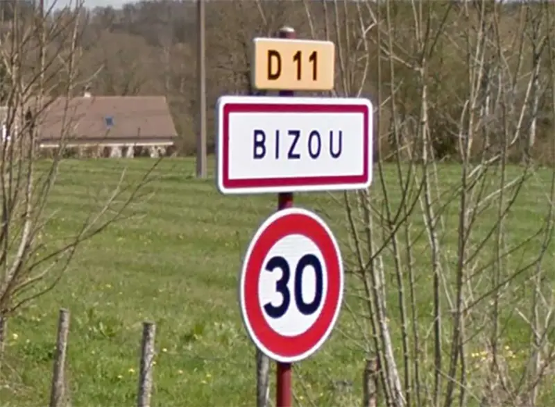 Une plaque à Bizou ?