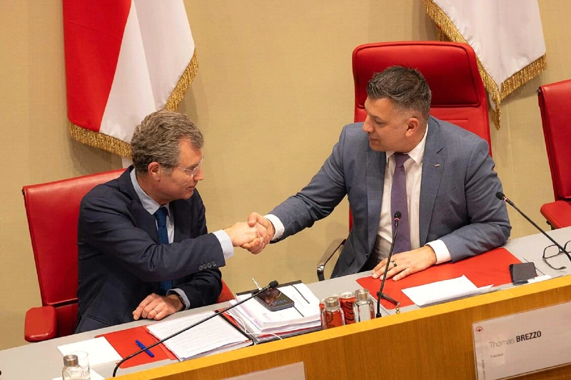 Entre Brezzo et Mirmand : quand ça avance… au pas compté