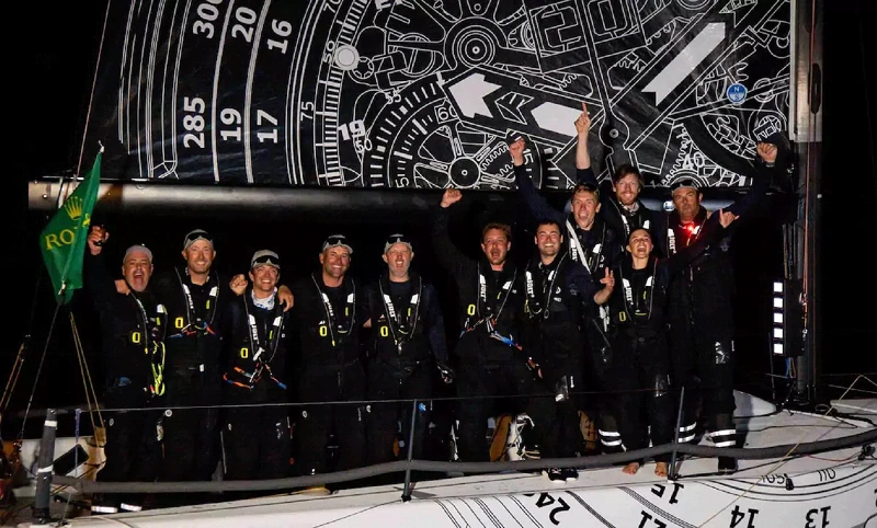 Pierre Casiraghi met les voiles vers la gloire