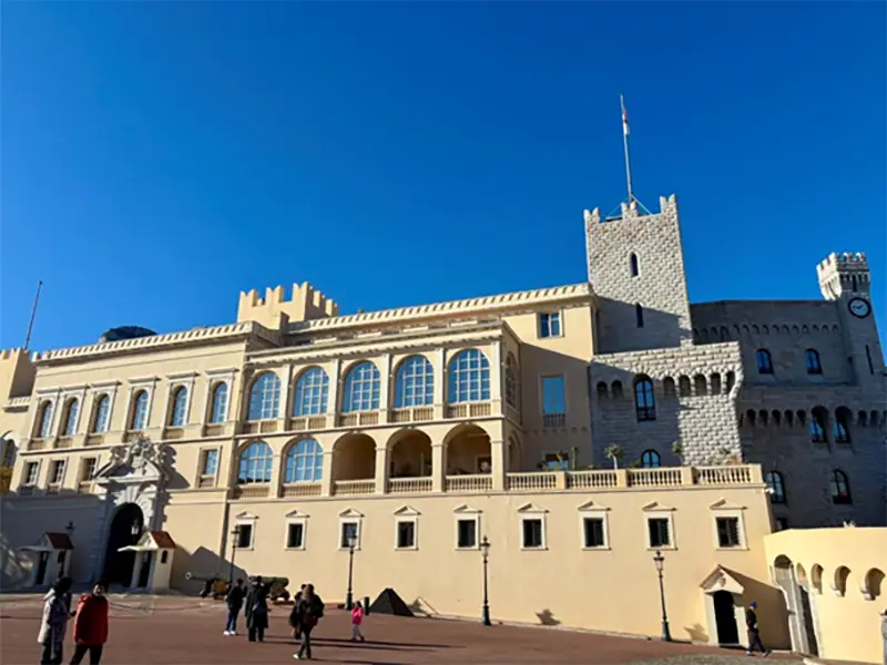 Toujours pas de nouveau Dircab au Palais ?