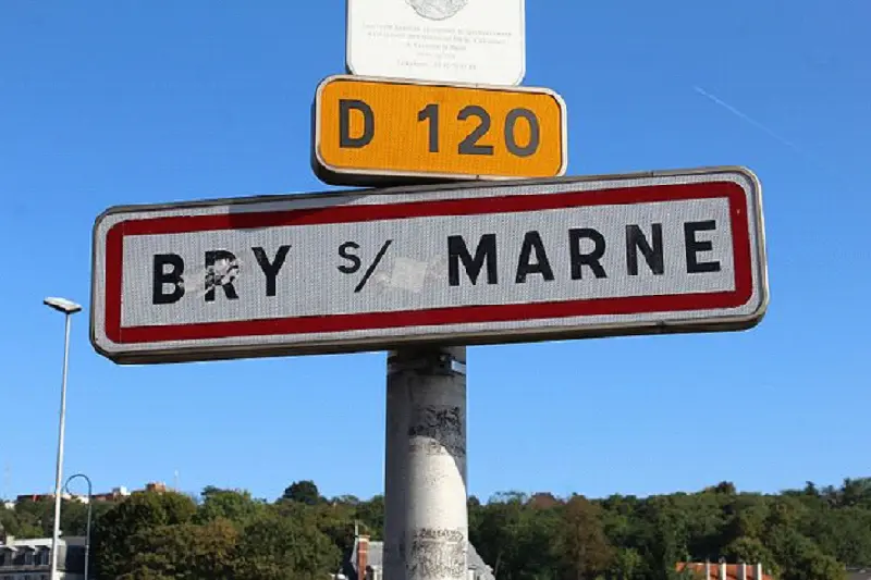 Étienne, Étienne, tiens-le bien !