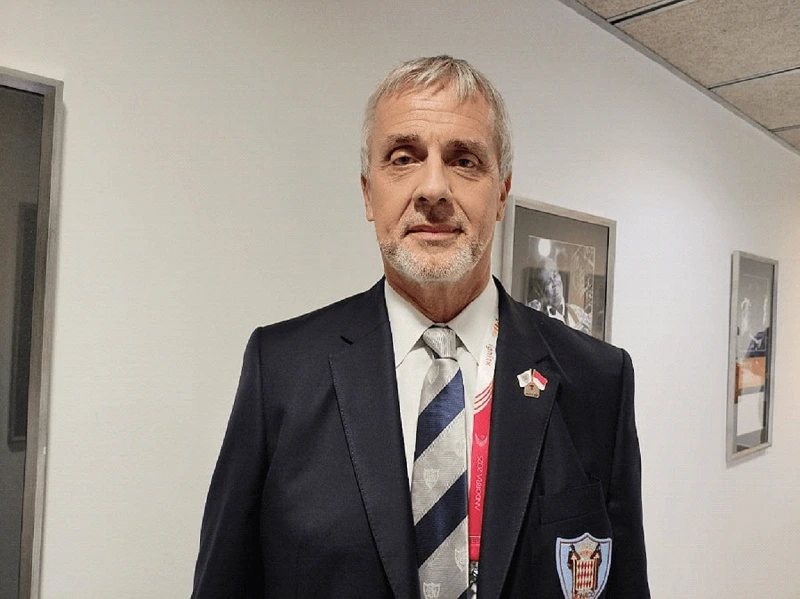 Yvette Lambin-Berti pousserait Tomatis ?