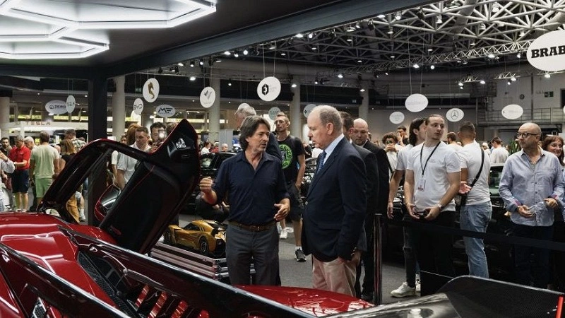 Le Prince a inauguré la 20ème édition du Salon Top Marques