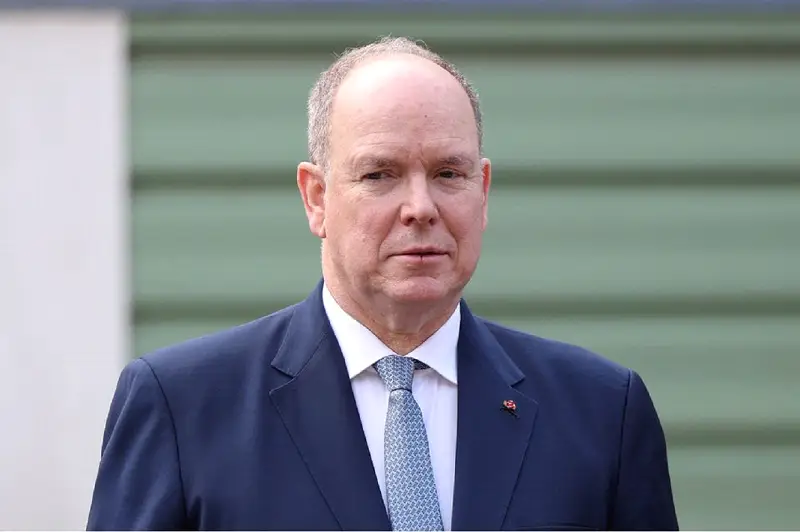 Albert II au régime ? Le trône s’allège !